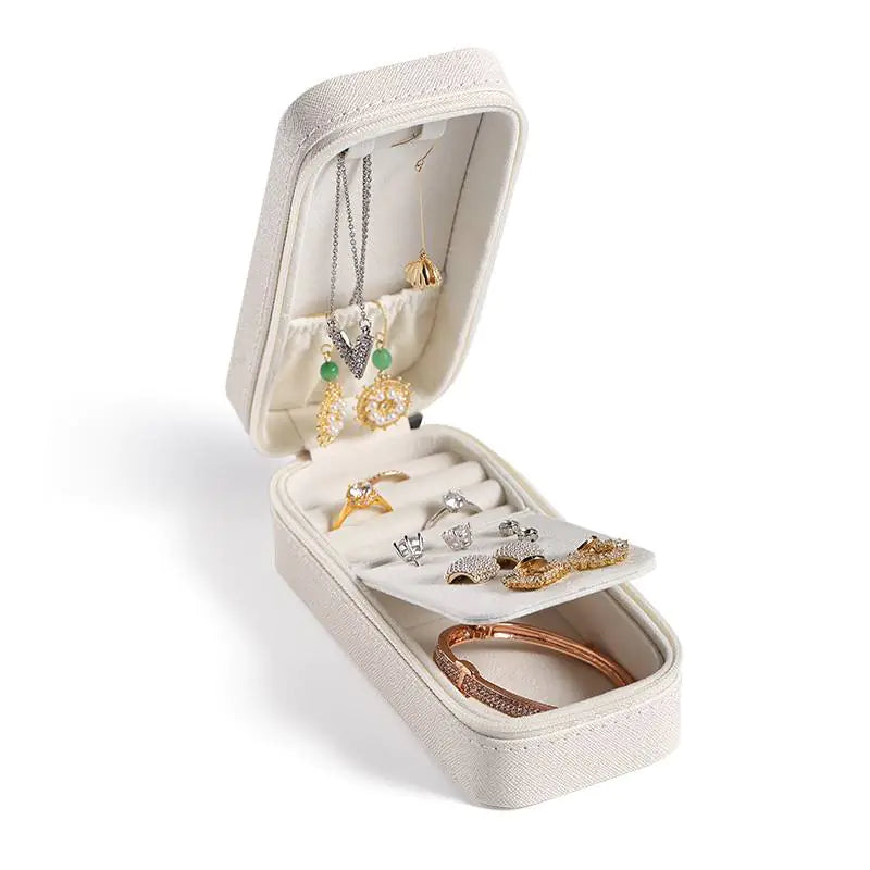 Portable jewelry box