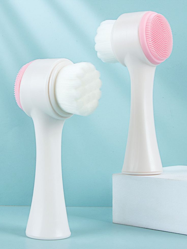 Facial cleansing brush