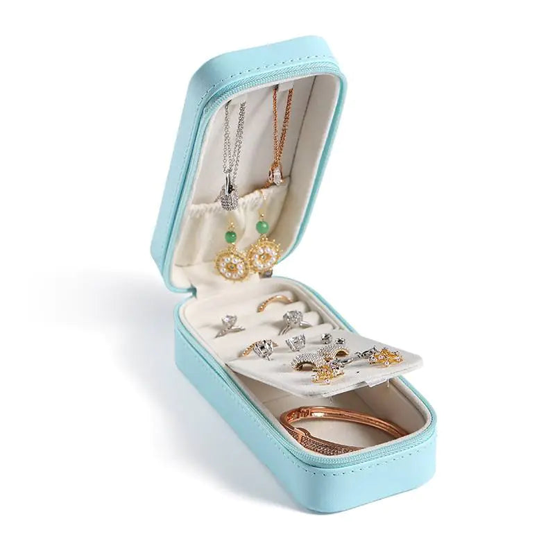 Portable jewelry box