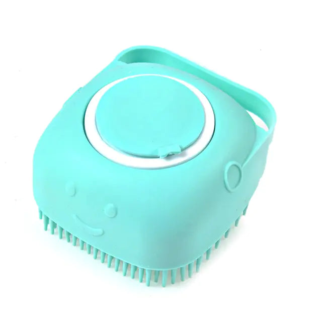 Silicone comb with shampoo